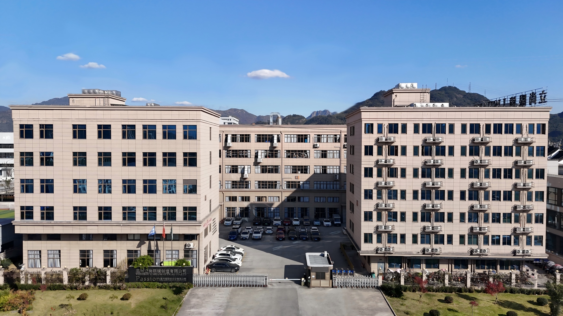 1765359294953054.jpg 33.jpg